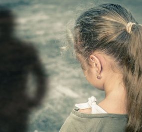 Πάτρα: 47χρονη μητέρα εξέδιδε τις ανήλικες κόρες της - Τρεις συλλήψεις για παιδική πορνεία