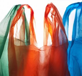 Θα πληρώνουμε 7 λεπτά του ευρώ για πλαστικές σακούλες από το 2019 
