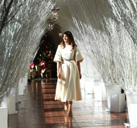 Η χριστουγεννιάτικη  διακόσμηση στον Λευκό Οίκο από την Μελάνια Τραμπ  σε πάει στο διάστημα & τρελαίνει το διαδίκτυο (ΦΩΤΟ)