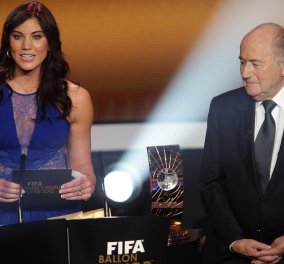Διάσημη τερματοφύλακας κατηγόρησε τον πρώην πρόεδρο της FIFA ότι της ζούληξε τα οπίσθια σε επίσημη τελετή!