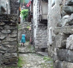 Ένα παραμυθένιο  ελβετικό χωριό 600 ετών γίνεται ξενοδοχείο... για να γλυτώσει την εξαφάνιση! (ΦΩΤΟ)