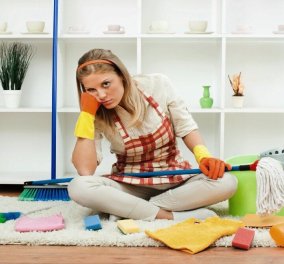 10 έξυπνα tips καθαρισμού και λύστε τα καθημερινά προβλήματα που έχετε με τις δουλειές του σπιτιού (ΒΙΝΤΕΟ)