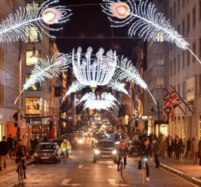 Bond Street: Ο πιο σικ εμπορικός δρόμος του Λονδίνου έβαλε τα καλά του και φωτίστηκε για τα Χριστούγεννα 2017 (ΦΩΤΟ- ΒΙΝΤΕΟ) 