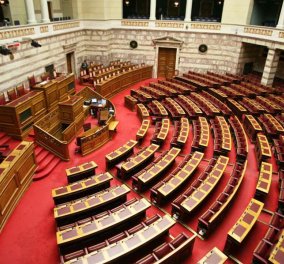 Υπερψηφίστηκε η τροπολογία για τους ηλεκτρονικούς πλειστηριασμούς μετά την αλλαγή Κοντονή