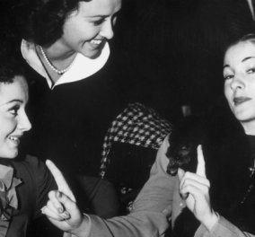 Vintage Story: 1941 Β' Παγκόσμιος πόλεμος αλλά στα Όσκαρ το μίσος δύο πανέμορφων αδελφών κορυφώνεται - Ολίβια Ντε Χαβιλάντ δεν χαιρετάει καν την αδελφή της Τζέιν Φοντέιν (Φωτό - Βίντεο) 