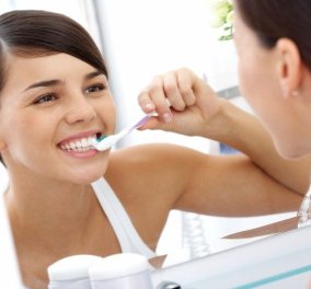 Οι ειδικοί επισημαίνουν: Το υπερβολικό βούρτσισμα βλάπτει τα δόντια