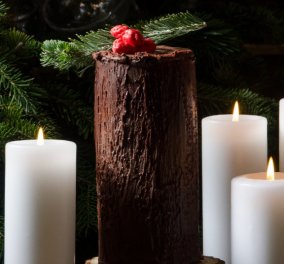 Ένα συγκλονιστικό όρθιο κορμό σοκολάτας μας δείχνει ο Στέλιος Παρλιάρος για τα Χριστούγεννα 