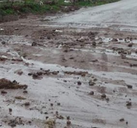 Σοβαρά προβλήματα λόγω κακοκαιρίας στη Λέσβο: Σε λίμνη μετατράπηκαν οι δρόμοι