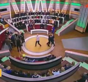 Ρώσικη τηλεόραση: Ο παρουσιαστής πλακώθηκε στο ξύλο με πολιτικό αναλυτή σε ζωντανή εκπομπή   