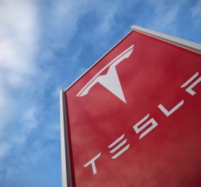 Good news: Καλωσόρισε την Tesla Greece ο Δημόκριτος