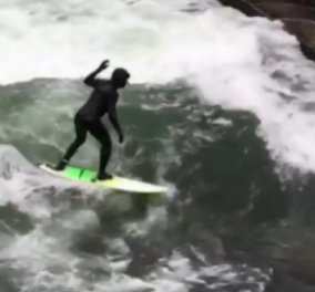 Απίστευτο βίντεο: Κάτοικοι της Γερμανίας κάνουν surfing στο κέντρο του Μονάχου! (ΦΩΤΟ - ΒΙΝΤΕΟ)