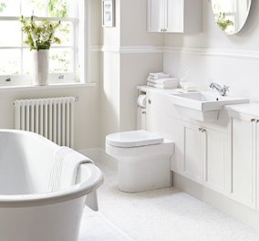 Θέλετε το μπάνιο σας να δείχνει πάντα καθαρό; Ο Σπύρος Σούλης σας προτείνει τα 9 χρώματα που θα σας βοηθήσουν να το πετύχετε 