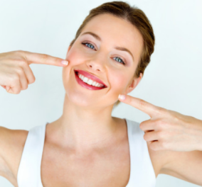Aποκλ: O "γκουρού" της αισθητικής οδοντιατρικής Μανόλης Κασωτάκης λανσάρει τo dental fitness - "Η πρόληψη για στοματική υγεία & όχι μόνο ωραία δόντια"
