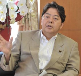 Υπουργός Παιδείας Ιαπωνίας: Συγνώμη που πήγα με το υπηρεσιακό αυτοκίνητο σε ιδιωτικά μαθήματα... σέξι γιόγκα! 