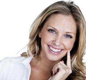 3+1 χρήσιμα tips που θα σας βοηθήσουν να έχετε πιο λευκά δόντια!  
