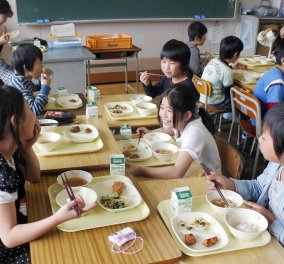 Δείτε αυτό το βίντεο με το πως τρώνε τα μικρά παιδιά στην Ιαπωνία & θα αισθανθείτε ντροπή για τον υπόλοιπο κόσμο