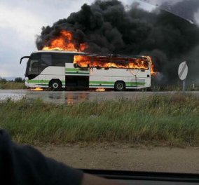 Σοκ σε λεωφορείο του ΚΤΕΛ στον Έβρο- Χτυπήθηκε από κεραυνό και τυλίχθηκε στις φλόγες (ΦΩΤΟ-ΒΙΝΤΕΟ)