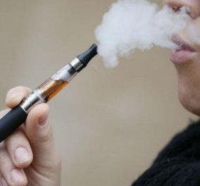 Έρευνα: Ένας στους είκοσι κατοίκους της Αττικής χρησιμοποιεί ηλεκτρονικό τσιγάρο
