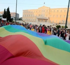 Για πρώτη φορά η Βουλή ντύνεται στα χρώματα του gay pride- Ποιοι βουλευτές διαφωνούν