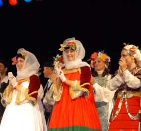  Το Λύκειον των Ελληνίδων μετατρέπει το ΚΠΙΣΝ σε μία τεράστια σκηνή χορού