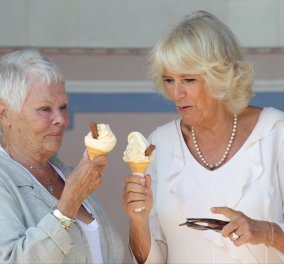 Η Καμίλα & η Τζούντι Ντεντς  τρώνε χωνάκι παγωτό αψηφώντας το πρωτόκολλο (φωτο)