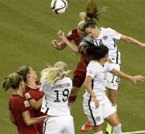 Έρευνα: Οι κεφαλιές στο ποδόσφαιρο είναι επικίνδυνες για τις γυναίκες