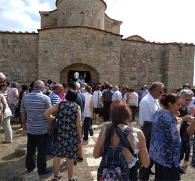 Συγκίνηση στην Κύπρο: Η πρώτη λειτουργία στα κατεχόμενα μετά από 42 χρόνια στην Παναγία Κανακαριά