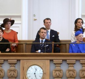 Οι δύο Πριγκίπισσες της Δανίας, Mary και Marie, σε σπάνια οικογενειακή εμφάνιση με τη Βασίλισσα Margrethe και τους γιους της (Φωτό)