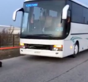Θρυλική δύναμη: 26χρονος μασίστας στην Κομοτηνή τράβηξε δύο λεωφορεία 26 τόνων (φώτο -βίντεο)