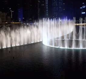 Το συντριβάνι του Ντουμπάι χορεύει το Thriller του Μάικλ Τζάκσον & όλοι ακολουθούν τον ρυθμό (βίντεο)