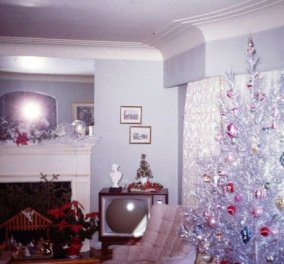 Vintage pics: Έτσι ήταν διακοσμημένα τα σπίτια την περίοδο των Χριστουγέννων την δεκαετία του 1950