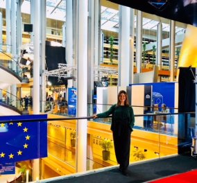 Λεπτό προς λεπτό περιμένοντας τη Μέρκελ και τον Ταγιάνι στο Ευρωπαϊκό Κοινοβούλιο - Και ο Κούλογλου σε διαμαρτυρία απ' έξω (Φωτό & Βίντεο)
