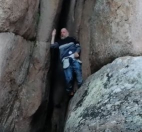 Kι΄όμως αυτός είναι ο πιο fit 70χρονος - Σκαρφαλώνει για πλάκα σε βράχους και αφήνει τους πάντες άφωνους (βίντεο)