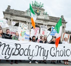 Ιρλανδία: Το κοινοβούλιο ενέκρινε το νομοσχέδιο για τις αμβλώσεις - Είχε γίνει δημοψήφισμα (Φωτό)