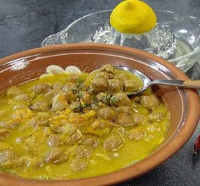 Αργυρώ Μπαρμπαρίγου: Παραδοσιακή σούπα ρεβύθια με λεμόνι & ταχίνι – Κάνει αυτό το πιάτο με τα όσπρια μοναδικό