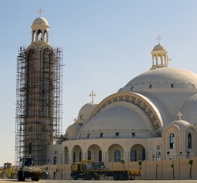 Βίντεο: Ο μεγαλύτερος ναός στη Μέση Ανατολή άνοιξε στην Αίγυπτο - Μοναδικές εικόνες  