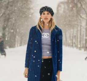 Παρίσι: Το street style των γυναικών που μέσα στο κρύο δεν χάνουν επίδειξη για επίδειξη à la Fashion Week haute couture