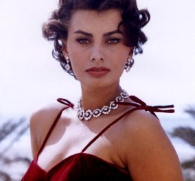 Vintage pic: Η Sophia Loren και το αξεπέραστο  στυλ της - Με γούνα υπέρ παραγωγή το 1964