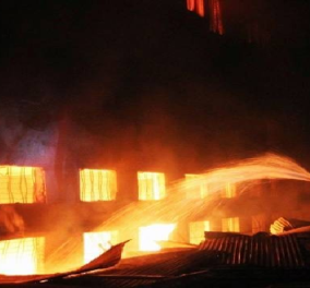 Κόλαση φωτιάς σε ξενοδοχείο της Ινδίας: 17 νεκροί, μεταξύ αυτών και 1 παιδί (Βίντεο)