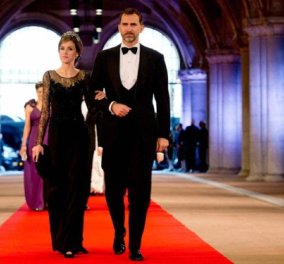 Βασίλισσα Λετίσια και Φίλιππος στο Μαρόκο για του Αγίου Βαλεντίνου – Έλαμπε στο κατάλευκο & γεμάτο διαμάντια φόρεμά της