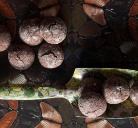 Στέλιος Παρλιάρος: Υγρά μπισκότα σοκολάτας – Τραγανά εξωτερικά, μαλακά μέσα