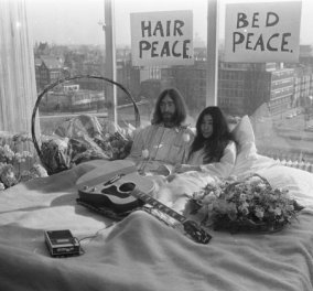 Hilton Άμστερνταμ 1969: Τζον Λένον -  Γιόκο Όνο - Το πρώτο «μπέντ-ιν» για την ειρήνη! 1 μήνας στο κρεβάτι του μέλιτος 