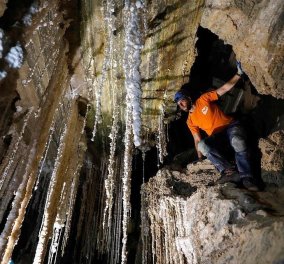 Βίντεο: Το μεγαλύτερο σπήλαιο άλατος στον κόσμο - Φτάνει τα 10 χλμ & καλύπτεται από εντυπωσιακούς σταλακτίτες  