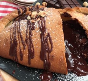 Η Αργυρώ Μπαρπαρίγου έφτιαξε το πιο λαχταριστό γλυκό: Καλτσόνε σοκολάτας - Μπουκιά και απόλαυση
