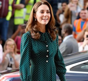 O ορισμός του Floral: Η Kate Middleton πήγε με τον Πρίγκιπα σύζυγό της σε gala με παλιό maxi AlexanderMcQueen 