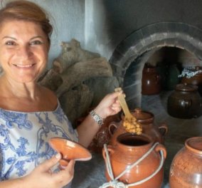 Αργυρώ Μπαρμπαρίγου: Ρεβυθαδα Σίφνου σε πήλινο, μία παραδοσιακή συνταγή που πρέπει να δοκιμάσετε!
