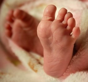 Σοκ στο Αίγιο: Μωρό βρέθηκε νεκρό πεταμένο σε σκουπίδια