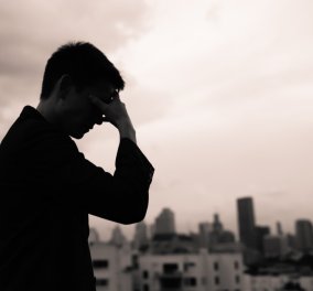 Οι αριθμοί με τις αυτοκτονίες στην Ελλάδα: Πλειοψηφία οι άνδρες , ηλικίας 40 με 59 ετών