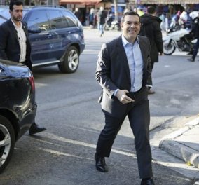 Στην Κουμουνδούρου ο Αλέξης Τσίπρας - Συνεδριάζει η πολιτική γραμματεία του ΣΥΡΙΖΑ 