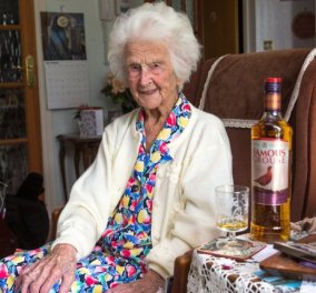 Story of the day: Έφυγε από την ζωή η γηραιότερη Βρετανίδα –  112 ετών με μυστικό  μακροζωίας της  το... ουίσκι!